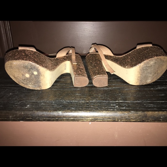 Steve Madden Y2K Shazzam Gold Glitter Nude Tan Leather Platform Heels Sz 6 - Picture 6 of 8